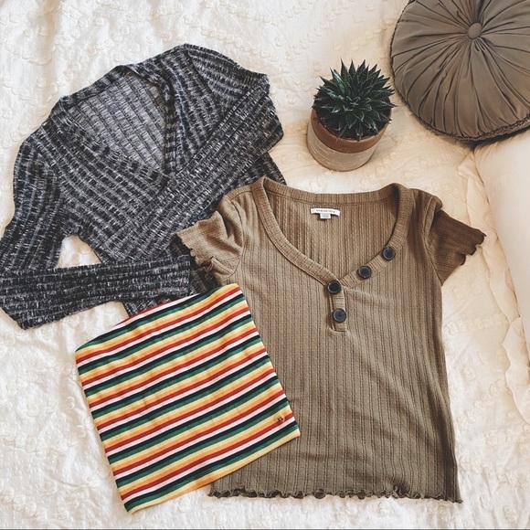 American Eagle Outfitters Tops - AMERICAN EAGLE BUNDLE (SZ XS)